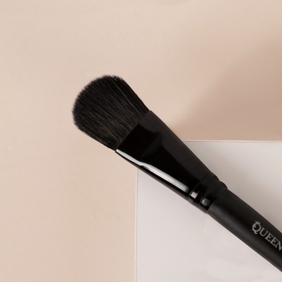 Кисть для макияжа «Premium Brush», 12,5 см, цвет чёрный