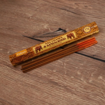 Благовония NAG CHAMPA "Tulasi" 15 аромапалочек Sandalwood